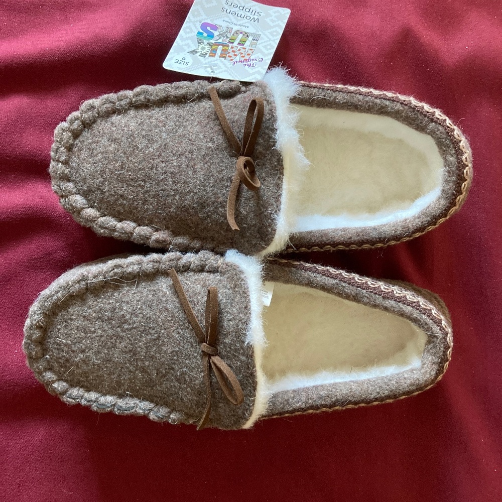 Women's Mukluks slippers